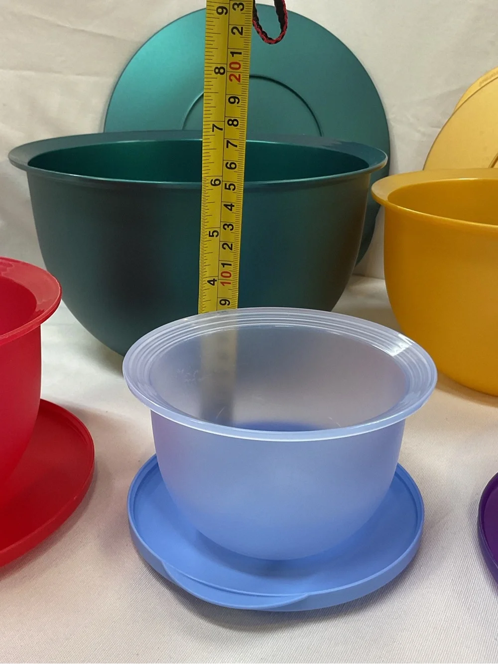 Tupperware Bundle Set (8 total) 1x 4.3l, 1x 2.5l, 3x 1.3l, 3x 350ml‎ Stackable